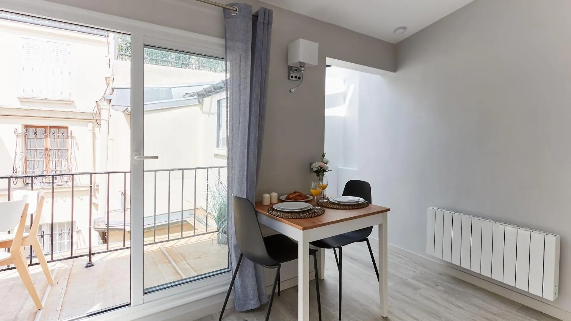 Jardin Du Luxembourg With Balcony - Cityapartmentstay Apartment